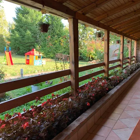 Domacinstvo Bakic Country house