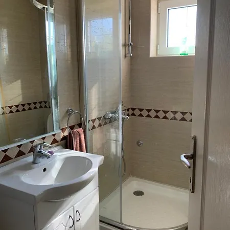 Country house Domacinstvo Bakic *